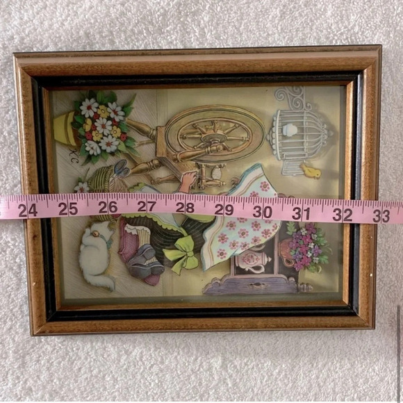 Vintage Teri-Tots Spinning Wheel Paper Tole 3D Art - Picture 7 of 8